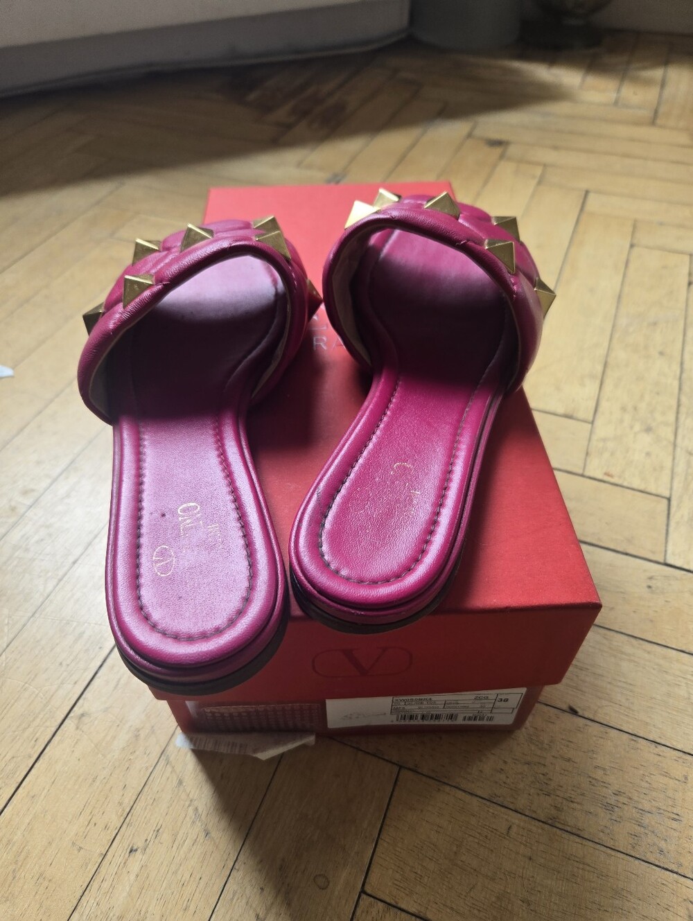 Valentino Pink Quilted Roman Stud Slide Sandals with Gold Pyramid Studs 38 - Picture 7 of 9
